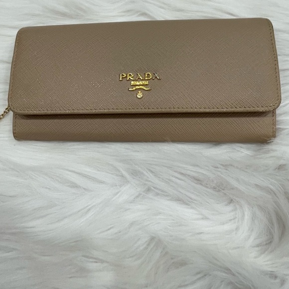 11129 Prada Wallet with box - Picture 17 of 17